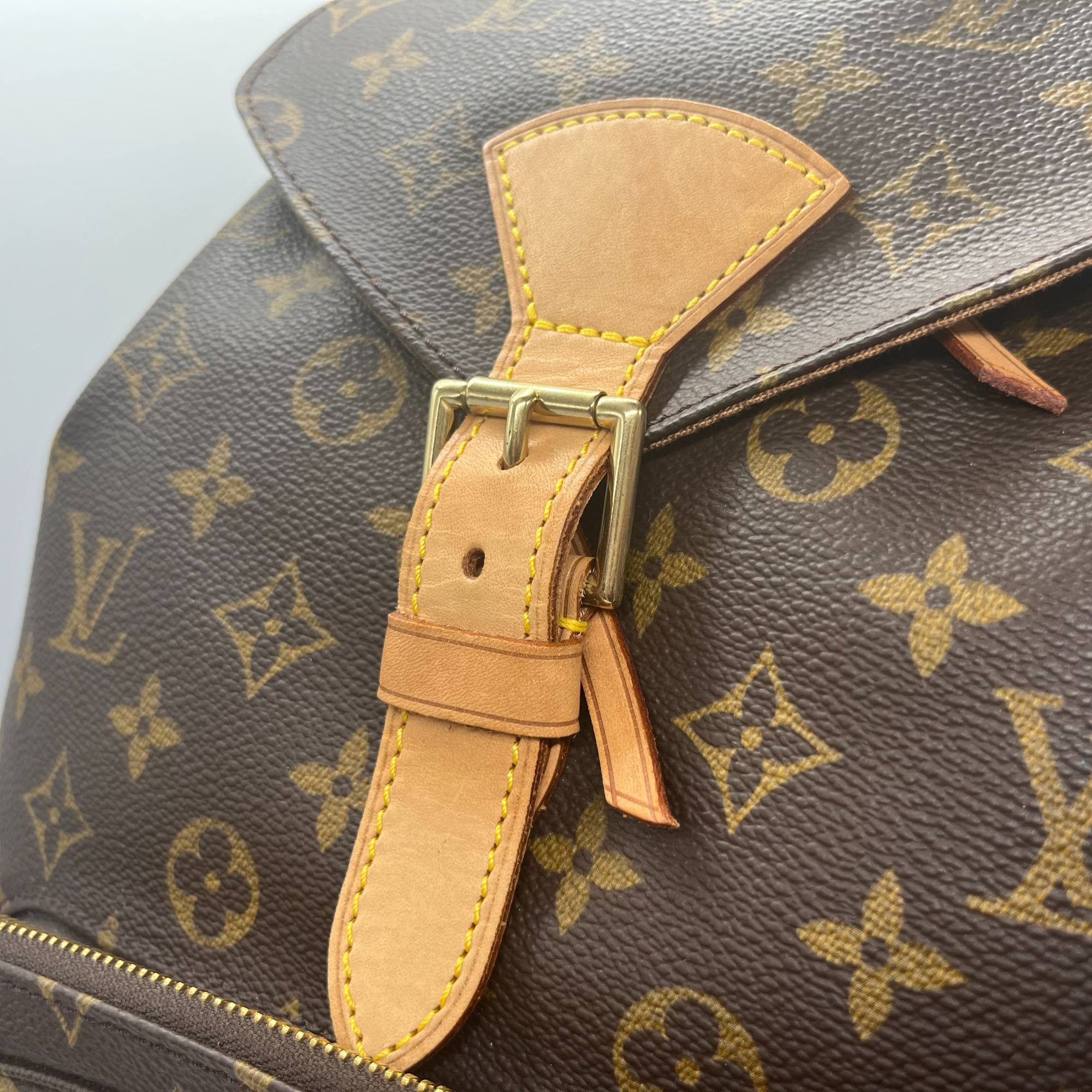 人気ラグジュアリーブランド【LOUIS VUITTON/ルイ・ヴィトン】より