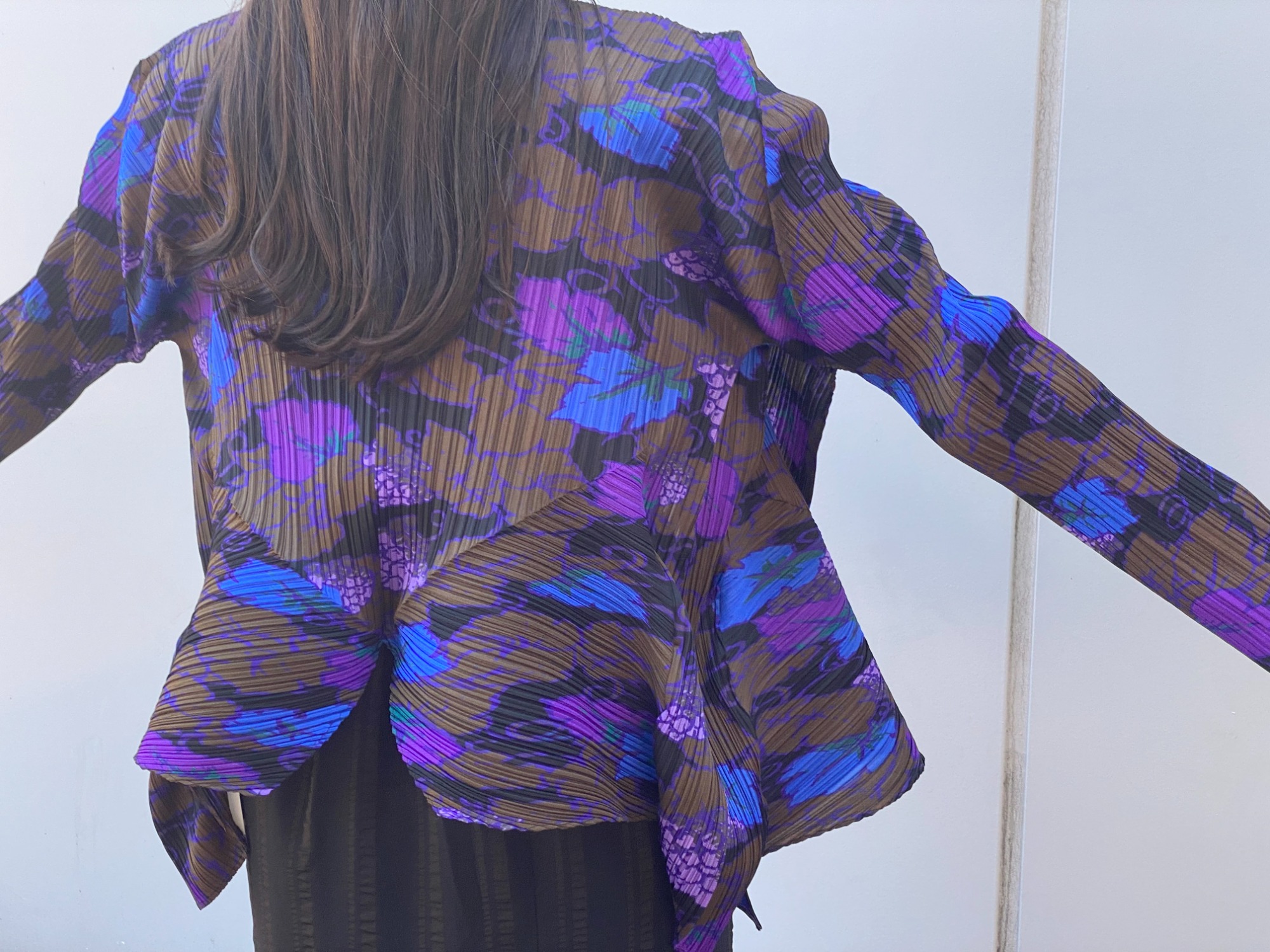 プリーツプリーズ 変形 カーディガン　ジャケット　斜めプリーツ ブルー系 PLEATS PLEASE ISSEY MIYAKE #apc プリーツプリーズ イッセイミヤケ