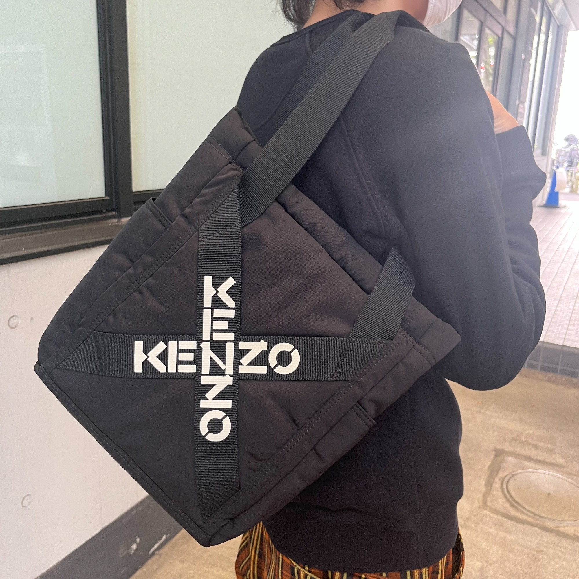 人気ラグジュアリーブランド【KENZO/ケンゾー】よりロゴスポーツ