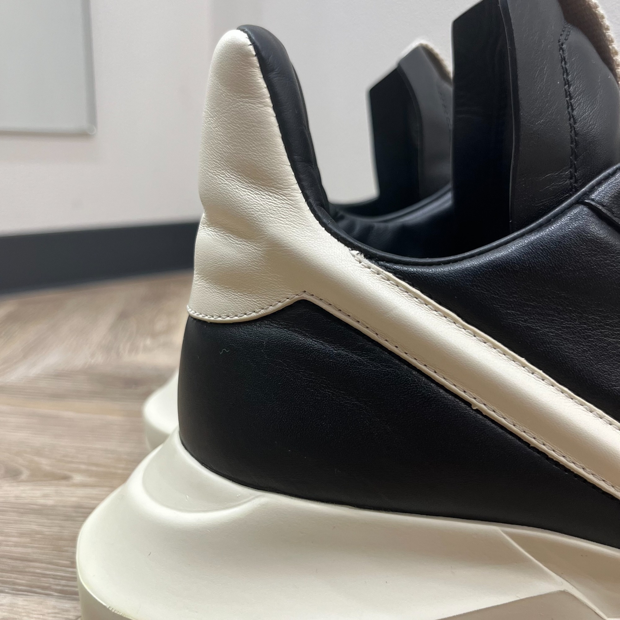 人気インポートブランド【Rick Owens/リックオウエンス】よりGeo