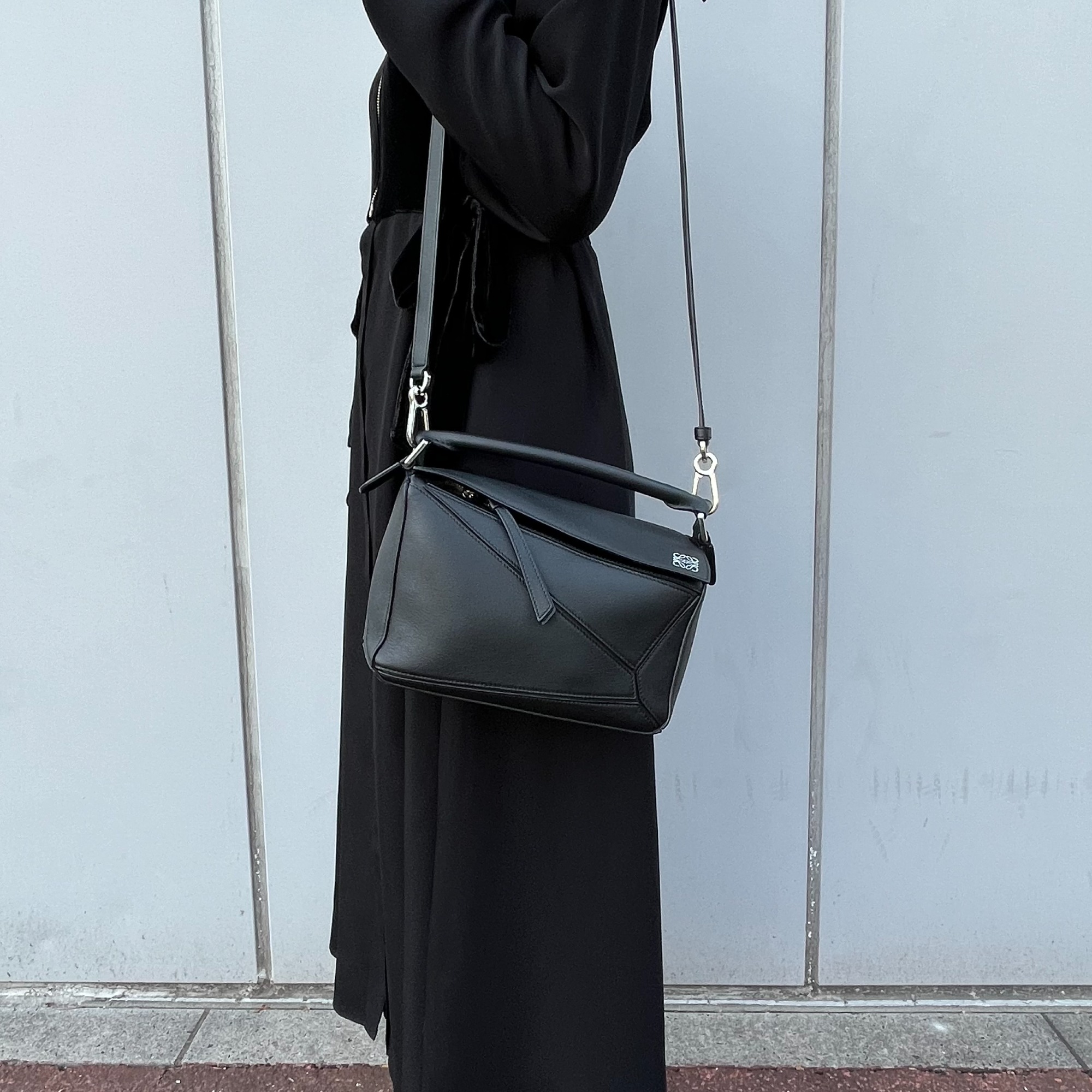 LOEWE/ロエベ　ドローストリングバゲットバッグ　黒 LOEWE ロエベ ドローストリングバゲットバッグ 黒（LOEWE ロエベ