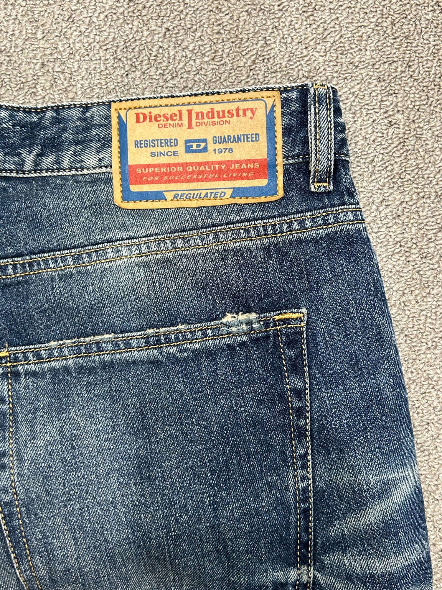 DIESEL/ディーゼル】D-RISE 09J95 ストレートジーンズを買取入荷いたし