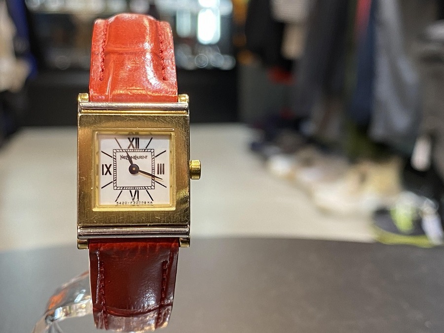 クリスマスローズ イヴ・サンローラン 腕時計 ヴィンテージ 美品です