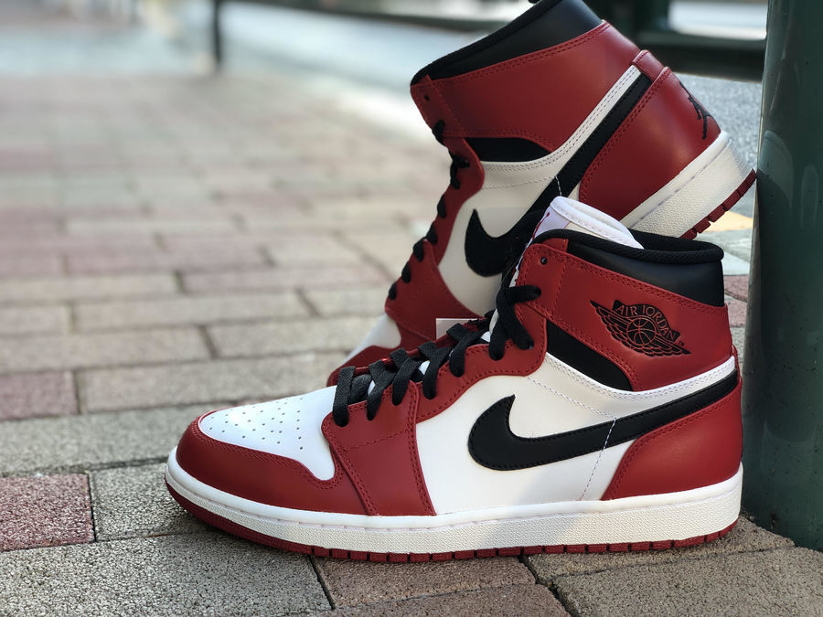 NIKE 2013 AIR JORDAN1 RETRO HIGH CHICAGO