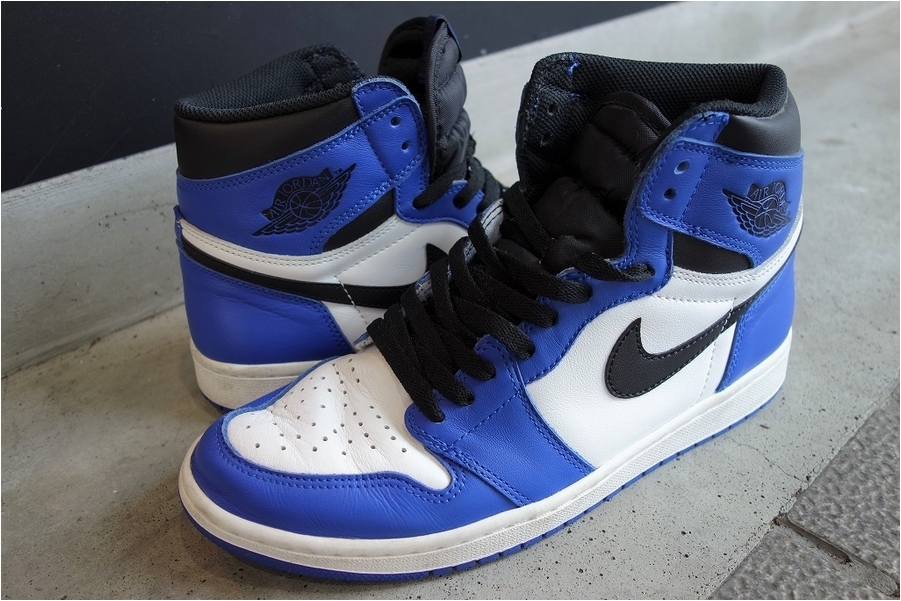 美品　ナイキエアジョーダン1ロイヤル NIKE 555088-041 エアジョーダン1 レトロ ハイ OG ゲーム