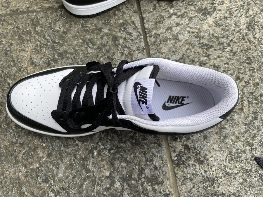 Nike ナイキ Dunk Low 08 ダンクローの11年発売のモデルが未使用で入荷です 09 23発行 Nike ナイキ Dunk Low 08 ダンクローの11年発売のモデルが未使用で入荷です 09 23発行