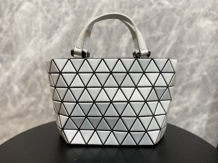 楽天市場】 バオバオ イッセイミヤケ BAO BAO ISSEY MIYAKE
