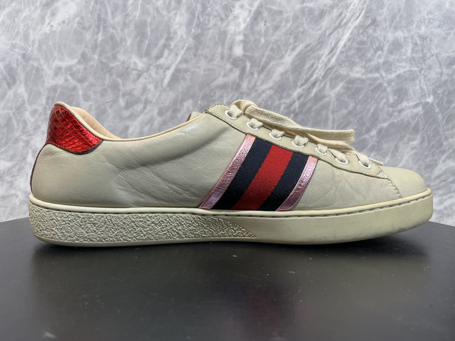 GUCCI／グッチ】よりファイヤーエンプロイダリーエーススニーカーが 