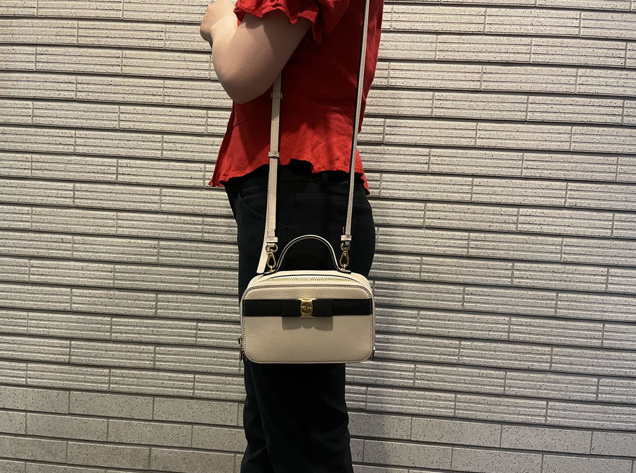 Salvatore Ferragamo／サルヴァトーレ フェラガモ】よりヴァラリボン