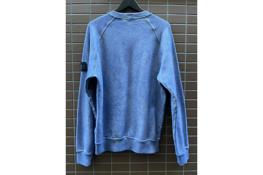 STONE ISLAND／ストーンアイランド】よりDUST TREATED CREW SWEATが 