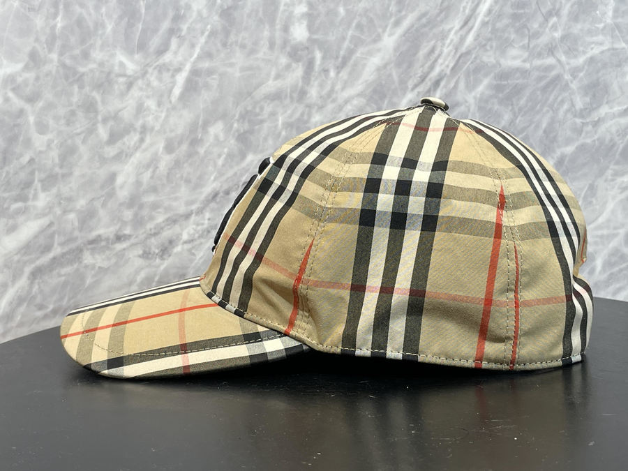 BURBERRY/バーバリー】よりノバチェックベースボールキャップが買取
