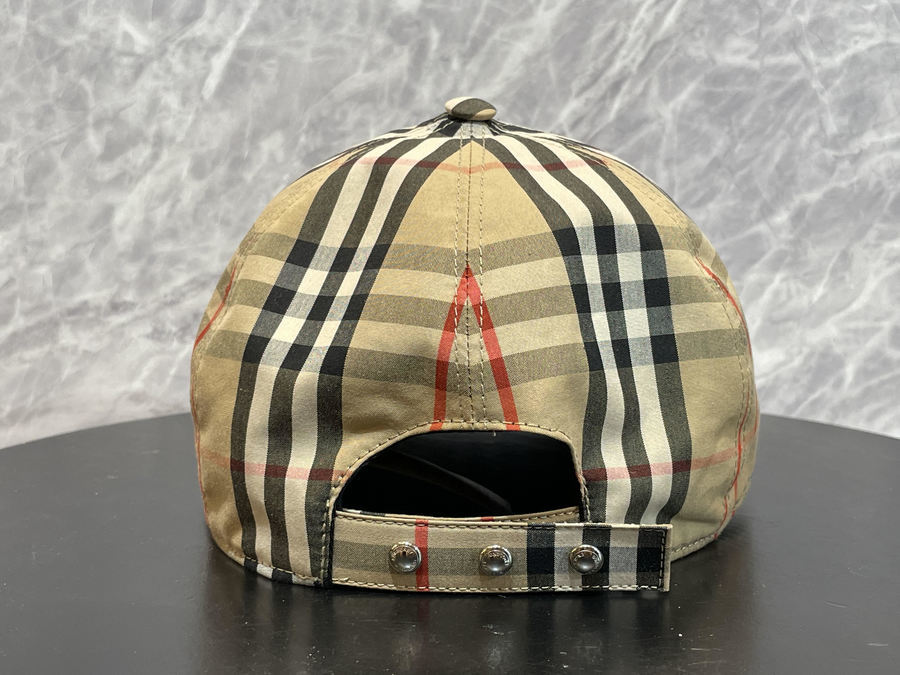 BURBERRY/バーバリー】よりノバチェックベースボールキャップが買取