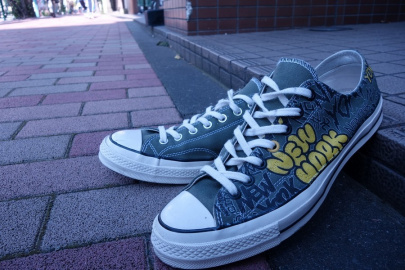 「スニーカーのCONVERSE 」