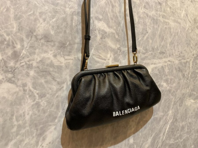 「インポートブランドのBALENCIAGA 」