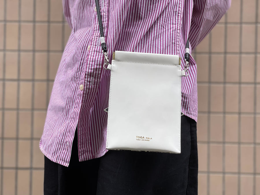 TOGA PULLA/トーガ プルラ】よりMetal leather neck pouchが買取