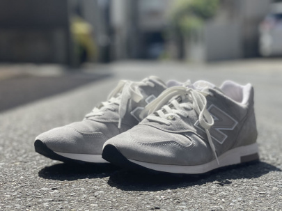 「スニーカーのNEW BALANCE 」