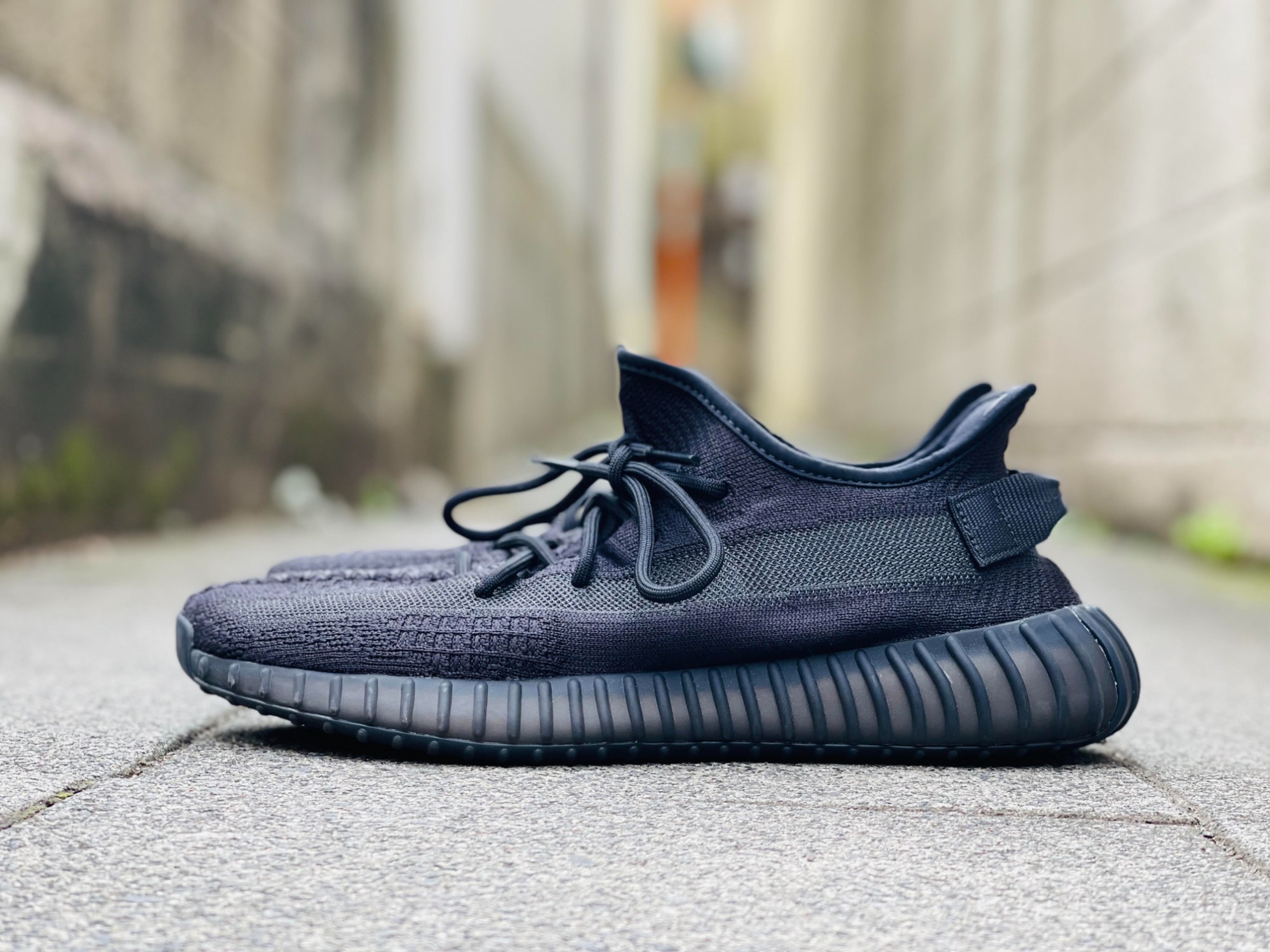 お得超歓迎 ヤフオク! - adidas アディダス YEEZY BOOST 350 V2 Black