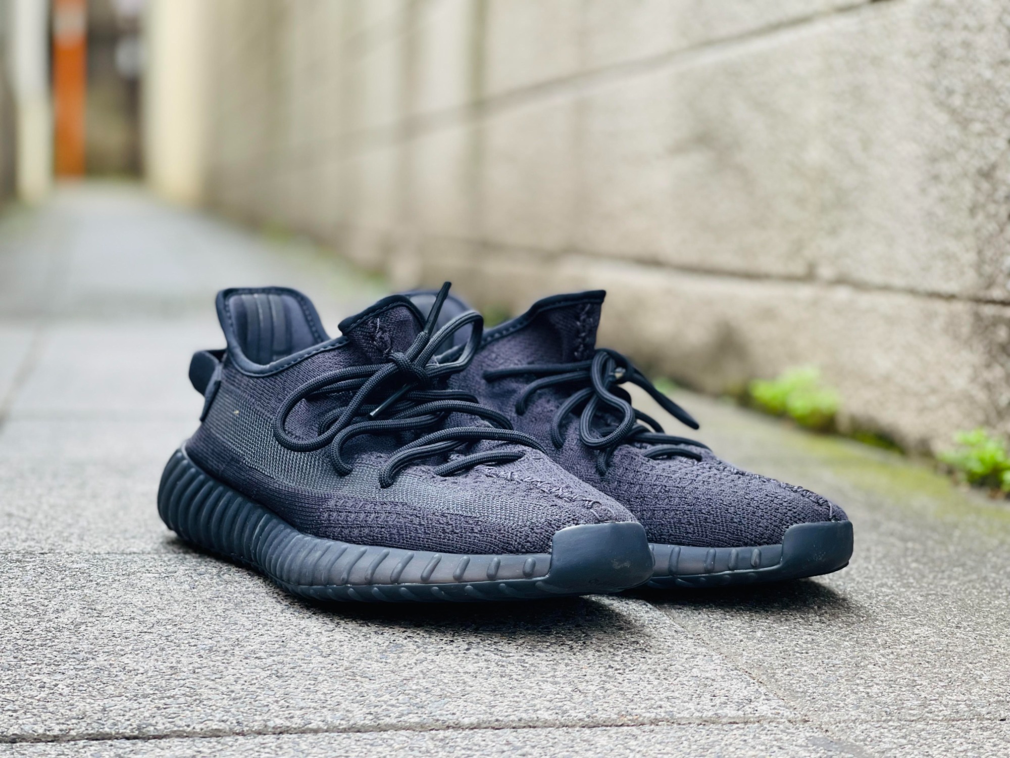 adidas/アディダス】よりYEEZY Boost 350 V2 Onyxが買取入荷致しました adidas/アディダス】よりYEEZY Boost 350 V2 Onyxが買取入荷致しました