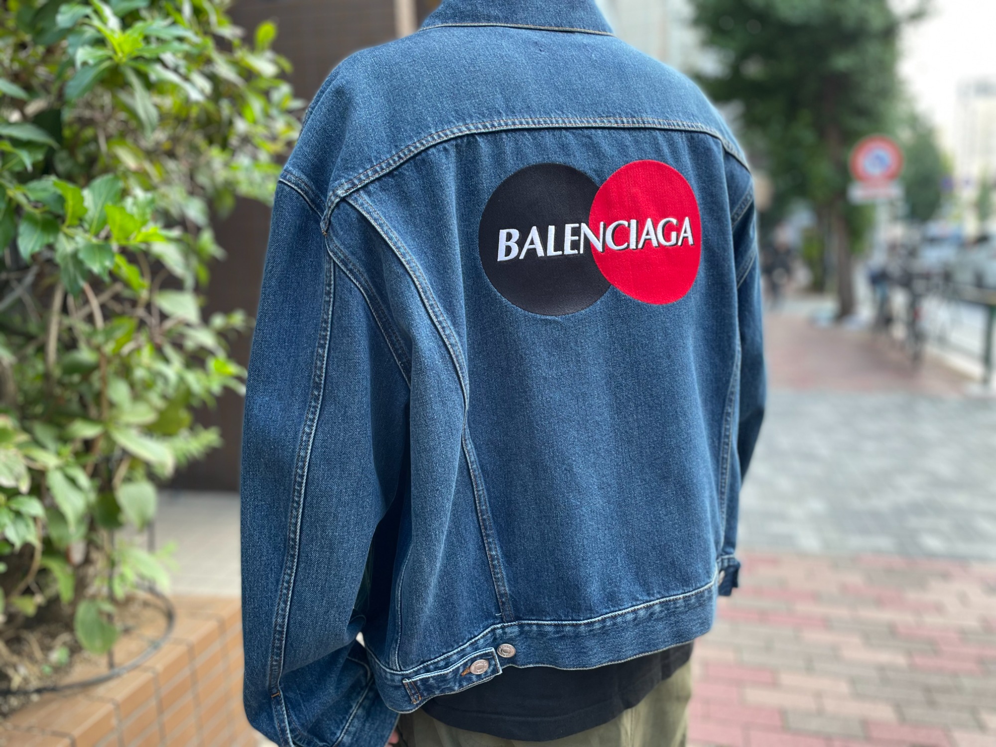 BALENCIAGA/バレンシアガ」よりUNIFORM DENIM JACKETを買取入荷致し