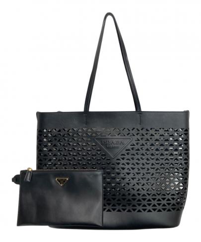 「ラグジュアリーブランドのPRADA 」