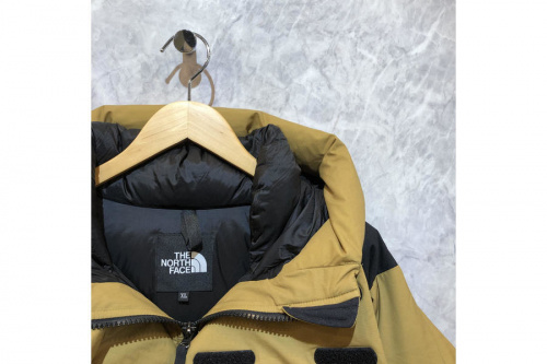 アウトドアブランドのTHE NORTH FACE