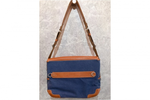 アオイロのボノのカメラバッグ