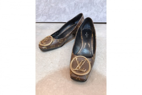 LOUIS VUITTON 　のルイ ヴィトン　