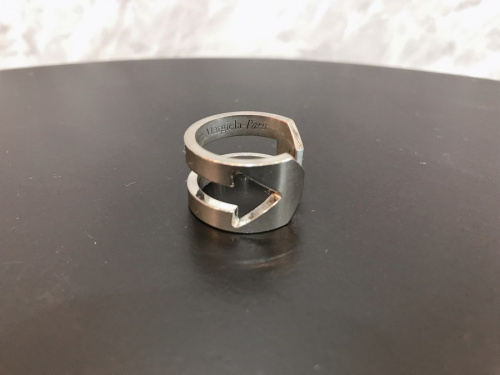 メゾンマルタンマルジェラ11の矢印リング