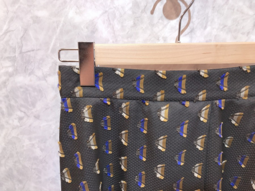 ダイアグラムグレースコンチネンタルのジオメジャガードフラスカート