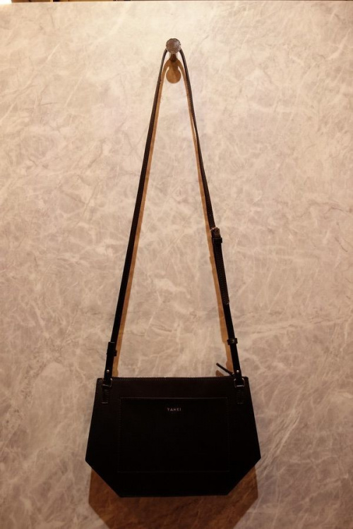 多角形ショルダーバッグのレディース