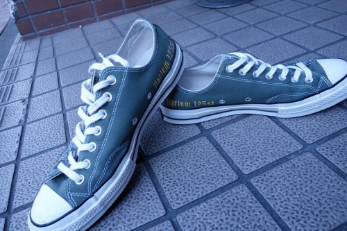 コンバースのNEWYORKプリントローカットスニーカー