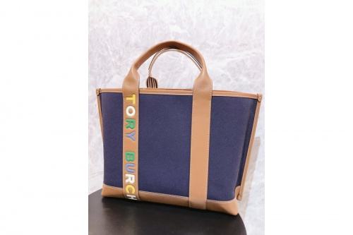 トリーバーチのPERRY MULTI STRIPE CANVAS TRIPLE-COMPARTMENT TOTE