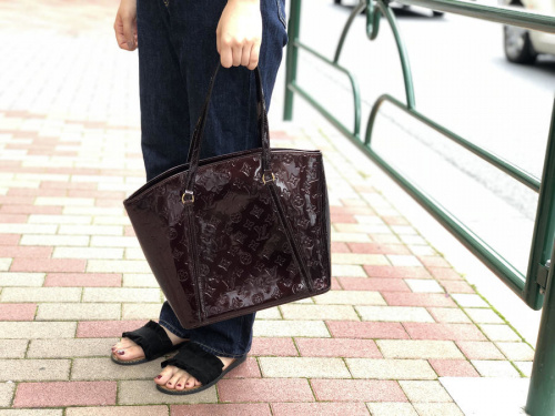 M91566 ヴェルニ アマラント トートバッグのレディース