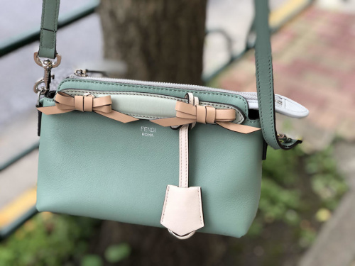 フェンディのBY THE WAY MINI