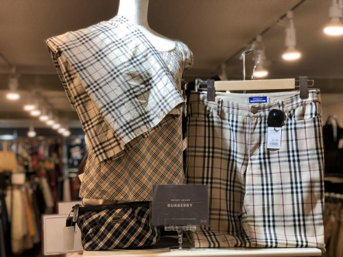 インポートブランドのBURBERRY