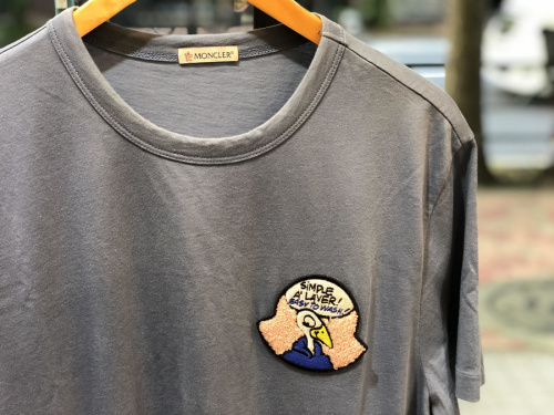 モンクレールのMAGLIA T-SHIRT