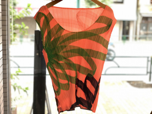 ドメスティックブランドのPLEATS PLEASE