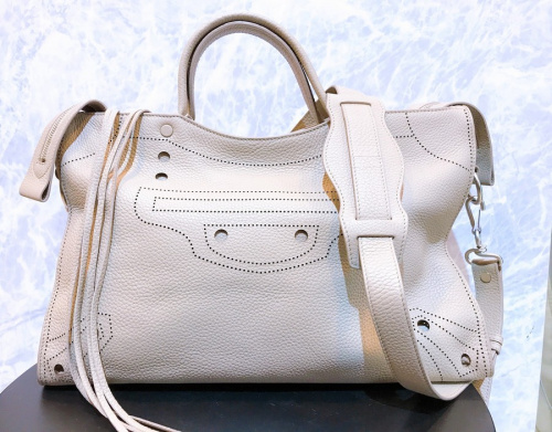 BALENCIAGAのバレンシアガ