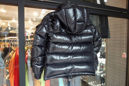 モンクレールのMAYA