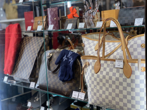 ラグジュアリーブランドのLOUIS　VUITTON