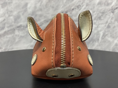 グッチのMICRO GG PLUS PIG COIN CASE