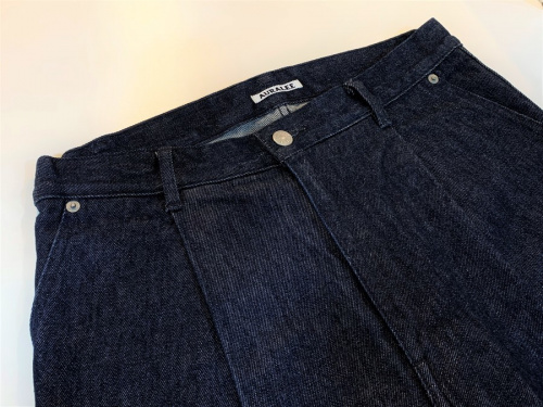 ドメスティックブランドのAURALEE