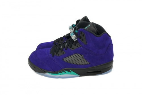 ナイキのAIR JORDAN 5