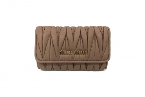 MIU MIUのミュウミュウ