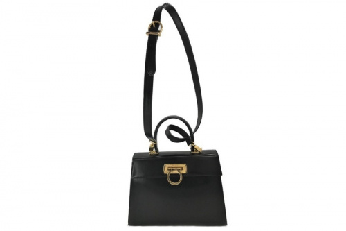 Salvatore Ferragamoのサルヴァトーレ フェラガモ