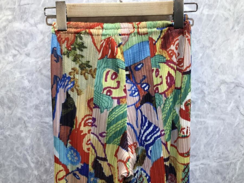 PLEATS PLEASEのプリーツプリーズ