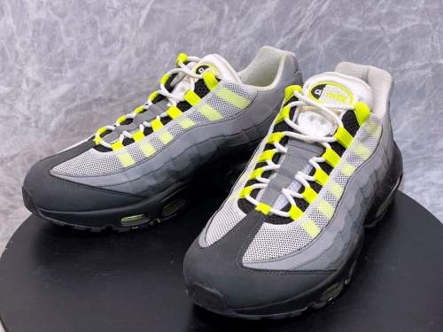 スニーカーのNIKE