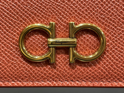 二つ折り財布 カードケース ガンチーニの目白店