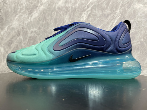 ナイキのAIR MAX 720SEA FORSET