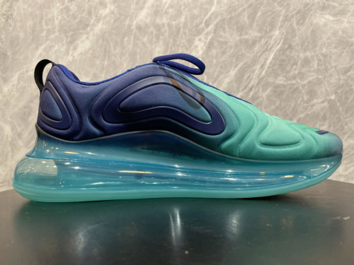 AIR MAX 720SEA FORSETの目白店
